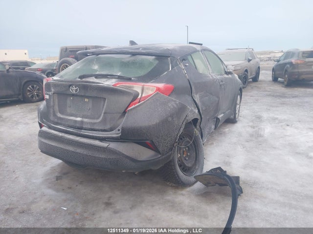 JTNKHMBX2M1108425 Toyota C-HR LE