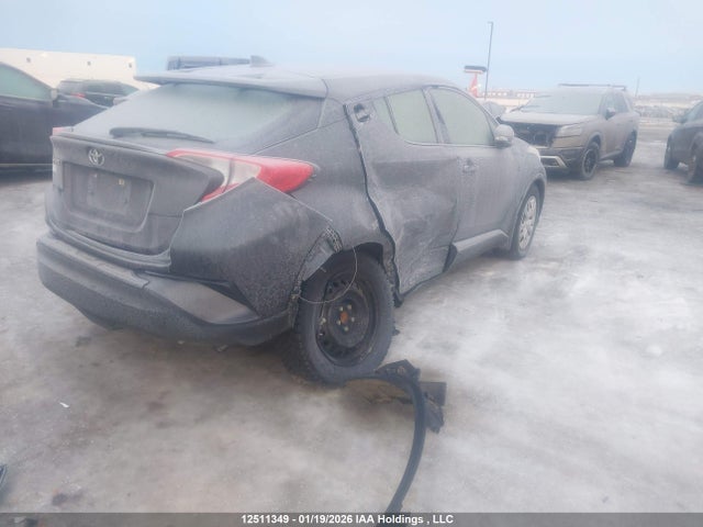 JTNKHMBX2M1108425 Toyota C-HR LE