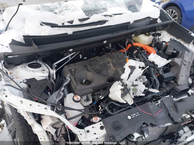 2T35WRFV4SW275624 Toyota RAV4 XSE