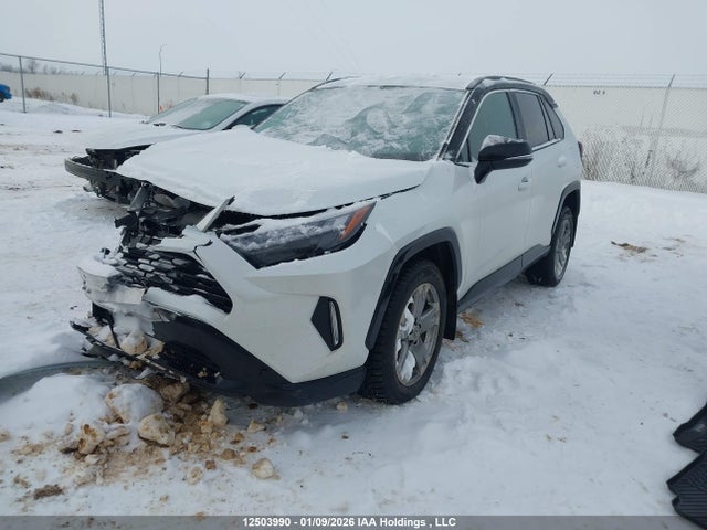 2T35WRFV4SW275624 Toyota RAV4 XSE