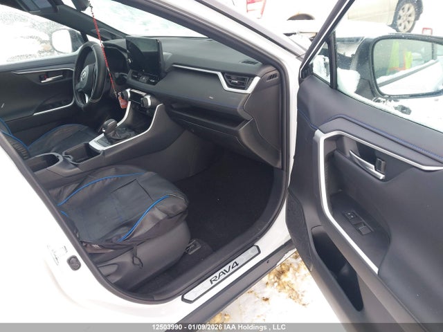 2T35WRFV4SW275624 Toyota RAV4 XSE