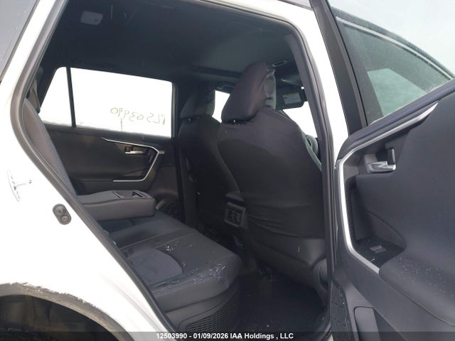 2T35WRFV4SW275624 Toyota RAV4 XSE