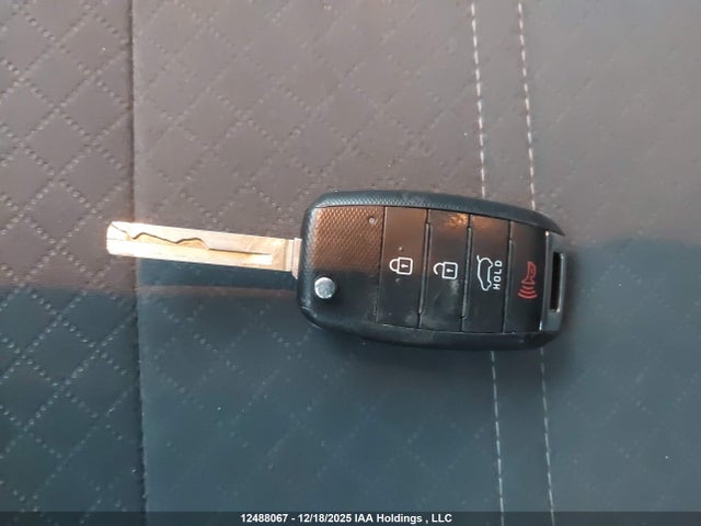 5XYPG4A39GG027227 KIA Sorento 2.4l Lx