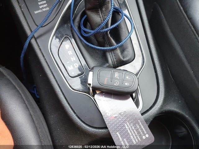 1C4PJMMX9ND549755 Jeep Cherokee Altitude