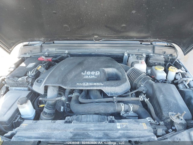 1C4HJXEM5PW530542 Jeep Wrangler Sahara