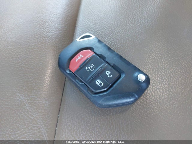 1C4HJXEM5PW530542 Jeep Wrangler Sahara