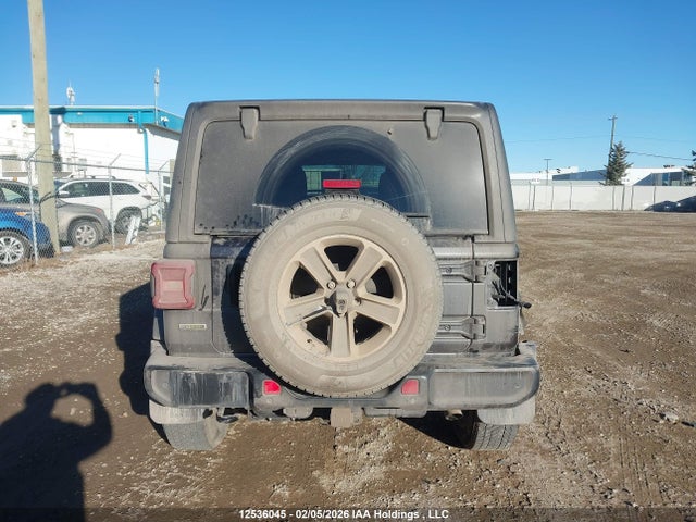 1C4HJXEM5PW530542 Jeep Wrangler Sahara