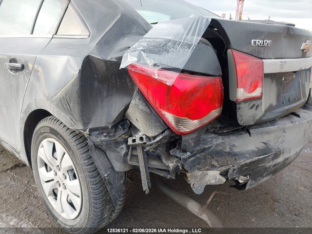 1G1PC5SB9E7332480 Chevrolet Cruze 1lt