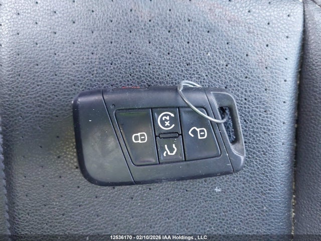 3VV8B7AX7NM055309 Volkswagen Tiguan Comfortline R-line Black Edition
