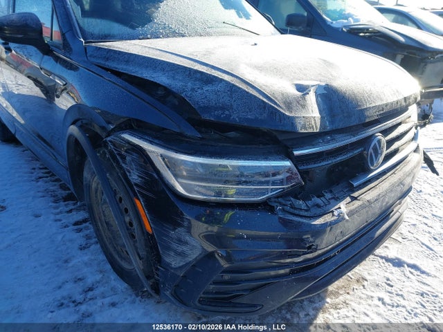 3VV8B7AX7NM055309 Volkswagen Tiguan Comfortline R-line Black Edition