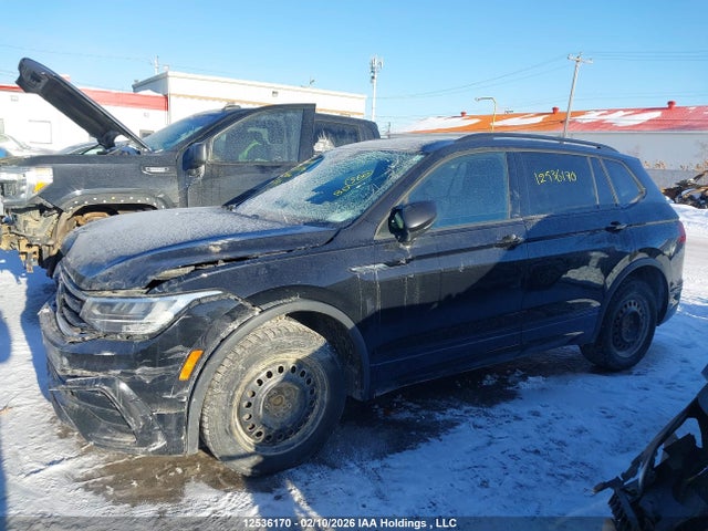 3VV8B7AX7NM055309 Volkswagen Tiguan Comfortline R-line Black Edition