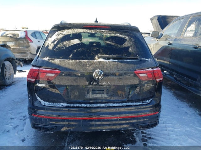 3VV8B7AX7NM055309 Volkswagen Tiguan Comfortline R-line Black Edition