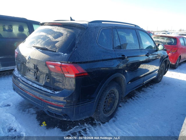 3VV8B7AX7NM055309 Volkswagen Tiguan Comfortline R-line Black Edition