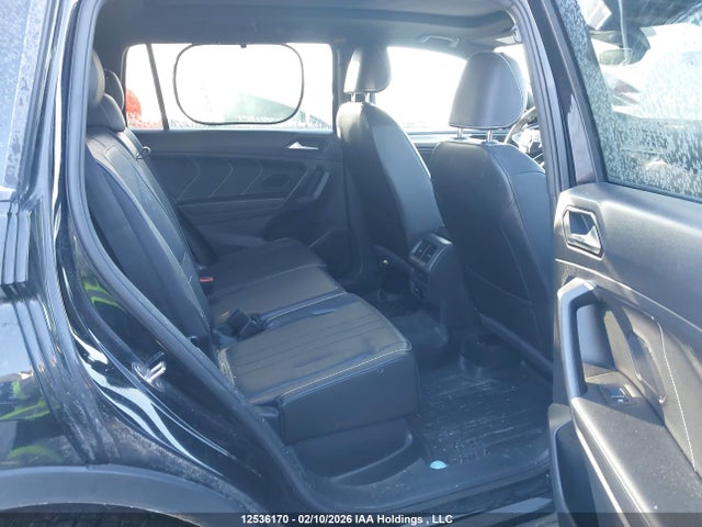 3VV8B7AX7NM055309 Volkswagen Tiguan Comfortline R-line Black Edition