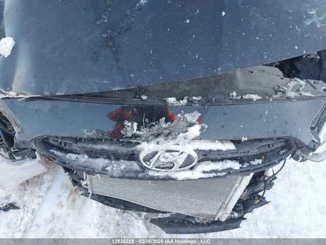 12536225 :رقم المزاد ، KMHCT5AE7FU230935 vin ، 2015 Hyundai Accent مزاد بيع