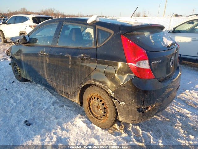 12536225 :رقم المزاد ، KMHCT5AE7FU230935 vin ، 2015 Hyundai Accent مزاد بيع