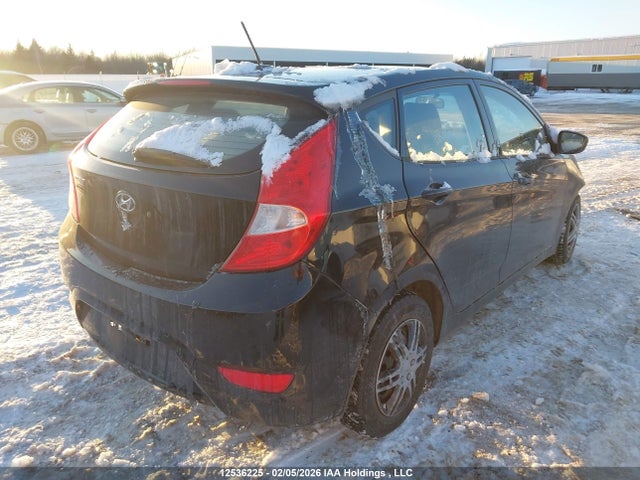 12536225 :رقم المزاد ، KMHCT5AE7FU230935 vin ، 2015 Hyundai Accent مزاد بيع