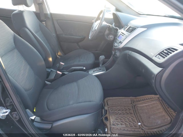 12536225 :رقم المزاد ، KMHCT5AE7FU230935 vin ، 2015 Hyundai Accent مزاد بيع