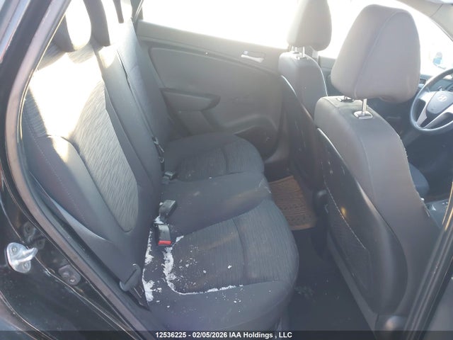 12536225 :رقم المزاد ، KMHCT5AE7FU230935 vin ، 2015 Hyundai Accent مزاد بيع