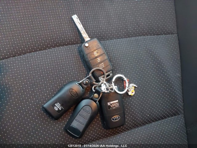 KNAHT8A36E7048518 KIA Rondo Lx
