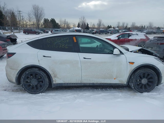 Tesla Model Y Standard Range Rear-wheel Drive 2021 5YJYGDED5MF116786 Image 13