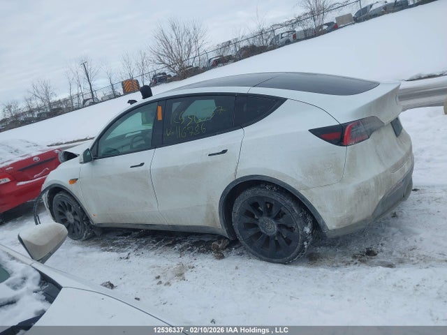 Tesla Model Y Standard Range Rear-wheel Drive 2021 5YJYGDED5MF116786 Image 14
