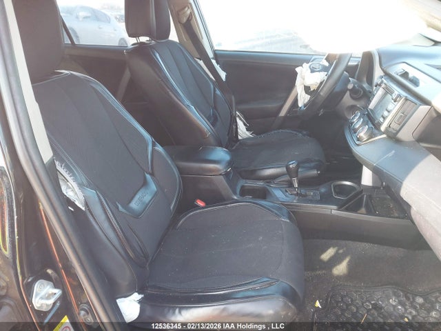 2T3ZFREVXHW393043 Toyota RAV4 LE