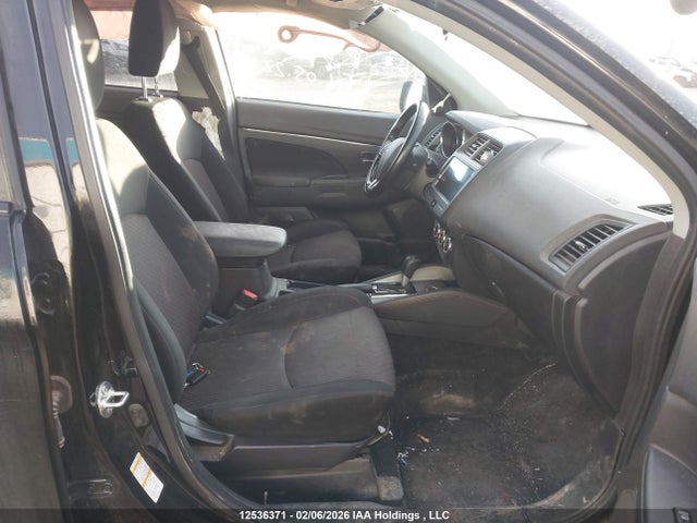 JA4AJ3AUXKU602690 Mitsubishi RVR SE