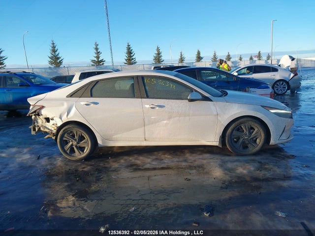 KMHLM4AGXPU379057 Hyundai ELANTRA SEL