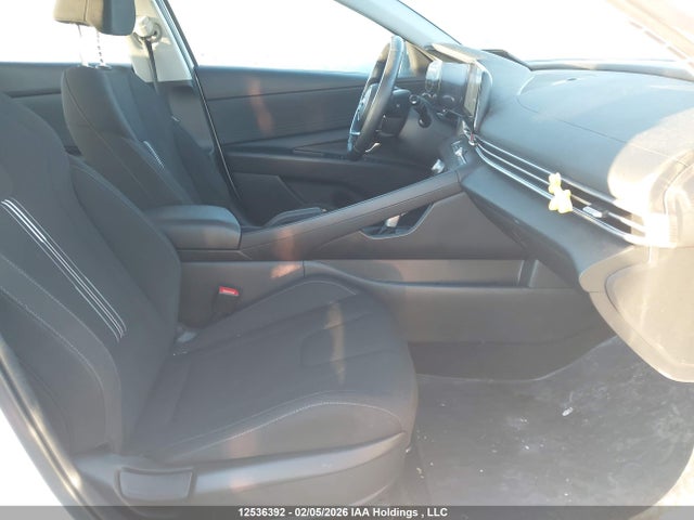 KMHLM4AGXPU379057 Hyundai ELANTRA SEL