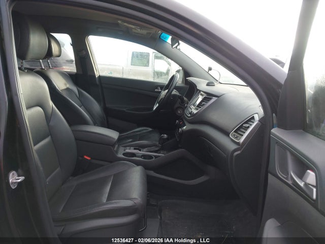 KM8J3CA40HU544707 Hyundai TUCSON SE