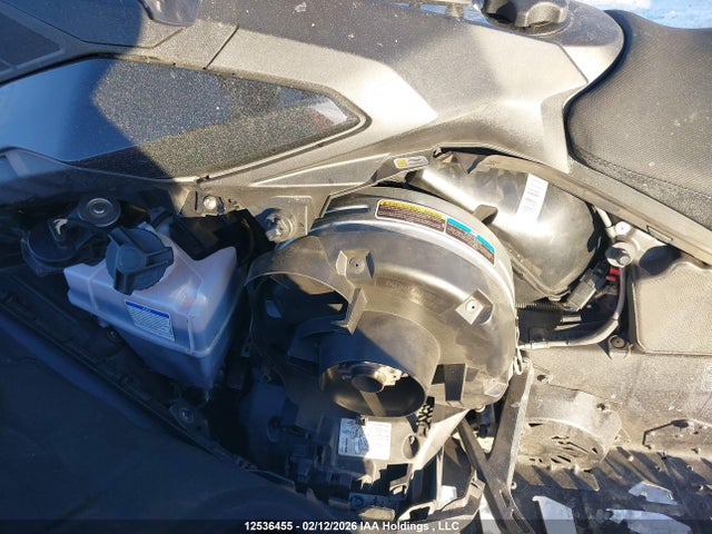 Skidoo Renegade 2023 YH2SULPW2PR000434 Image 10