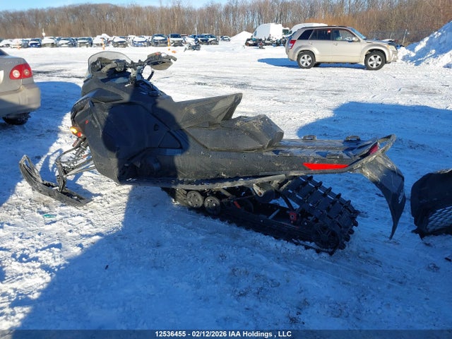 Skidoo Renegade 2023 YH2SULPW2PR000434 Image 3