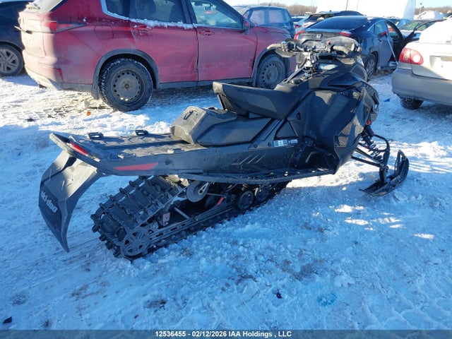 Skidoo Renegade 2023 YH2SULPW2PR000434 Image 4