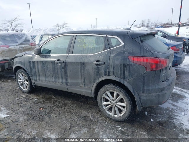 JN1BJ1CP1JW181731 Nissan Qashqai S 4dr2wd