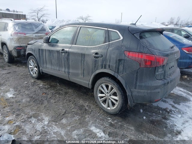 JN1BJ1CP1JW181731 Nissan Qashqai S 4dr2wd