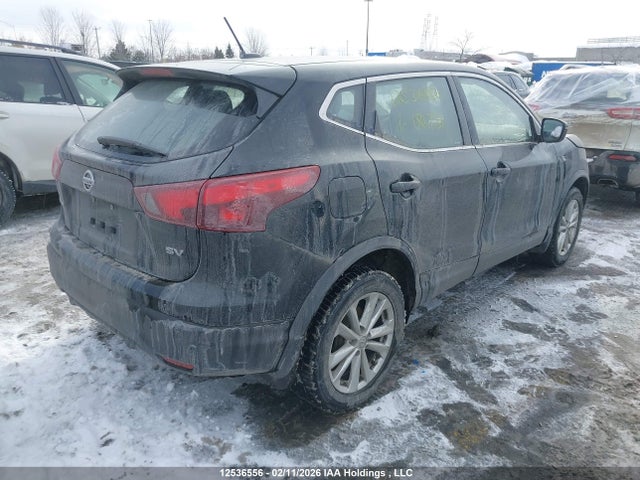 JN1BJ1CP1JW181731 Nissan Qashqai S 4dr2wd