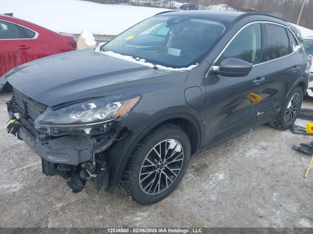 1FMCU0LZ4NUB83278 Ford Escape Titanium