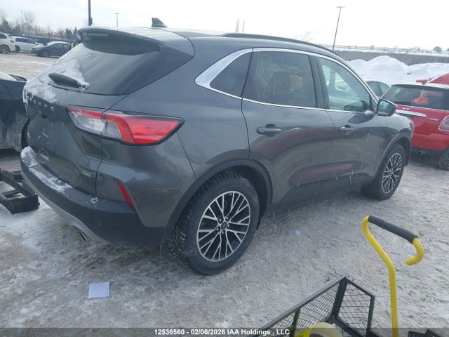 1FMCU0LZ4NUB83278 Ford Escape Titanium