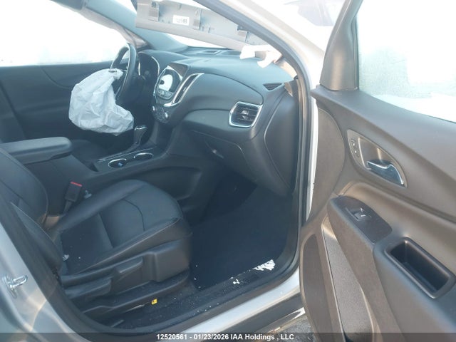 2GNAXUEV0M6148343 Chevrolet EQUINOX LT