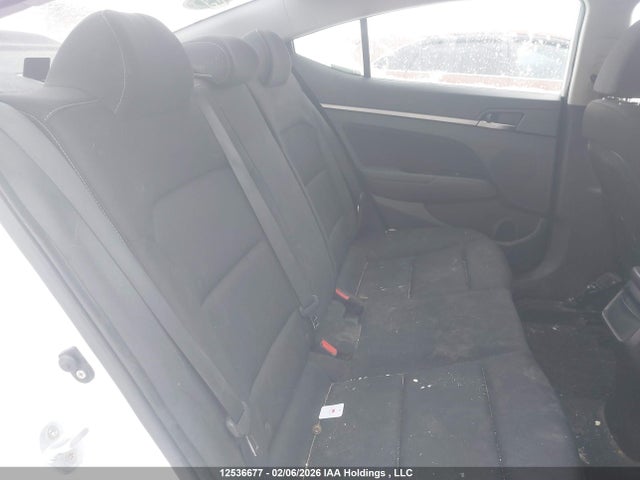 KMHD84LFXJU695160 Hyundai ELANTRA GL
