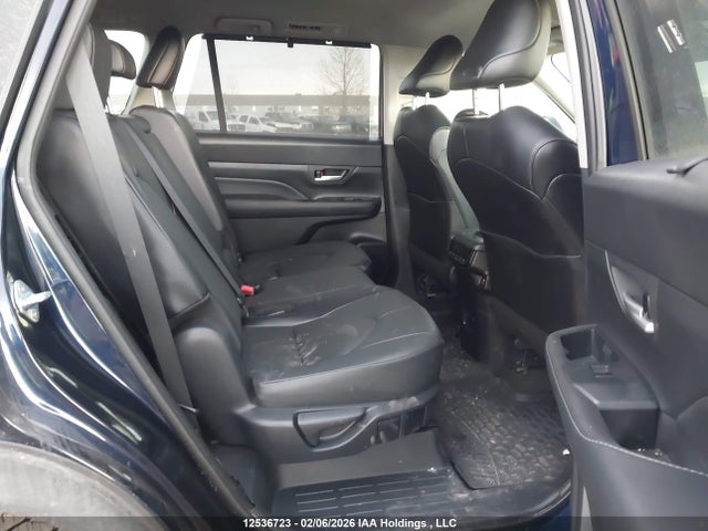 Toyota Grand Highlander Xle 2024 5TDAAAB59RS008804 Image 8
