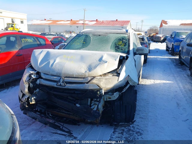 Mitsubishi Outlander Es 2016 JA4AZ2A36GZ604764 Image 13