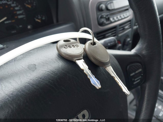 2002 Jeep Grand Cherokee Laredo მანქანა იყიდება აუქციონზე, vin: 1J4GW48S52C293612, აუქციონის ნომერი: 12536752