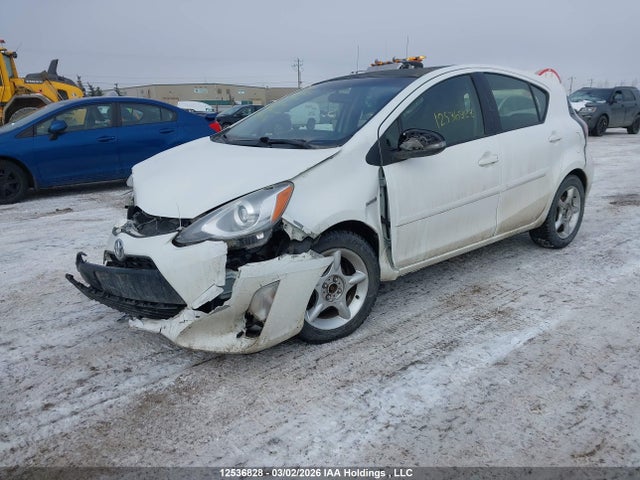 JTDKDTB3XG1125971 Toyota Prius C Technology