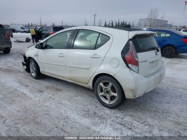 JTDKDTB3XG1125971 Toyota Prius C Technology