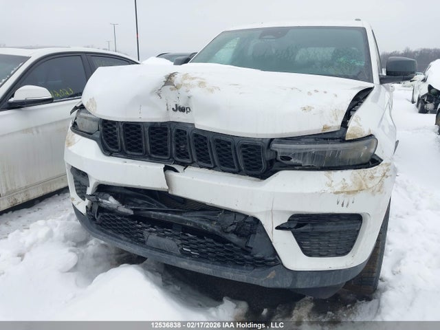 1C4RJHAG3PC614211 Jeep Grand Cherokee Laredo/altitude