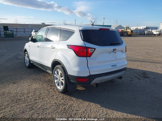1FMCU9GD1KUB15311 Ford ESCAPE SE
