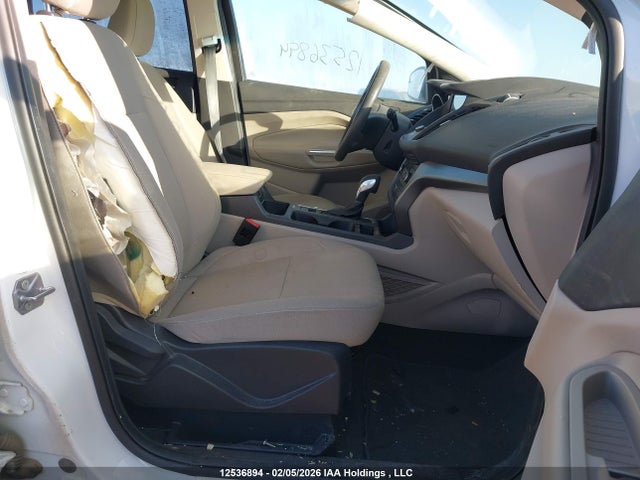 1FMCU9GD1KUB15311 Ford ESCAPE SE