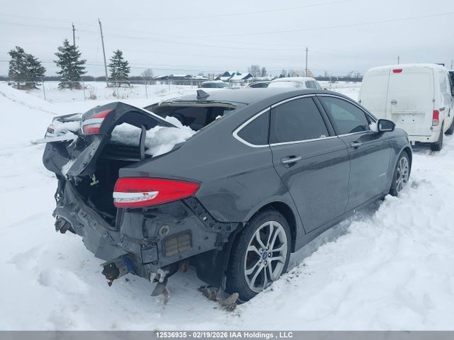 3FA6P0RU2KR155640 Ford Fusion Hybrid Titanium